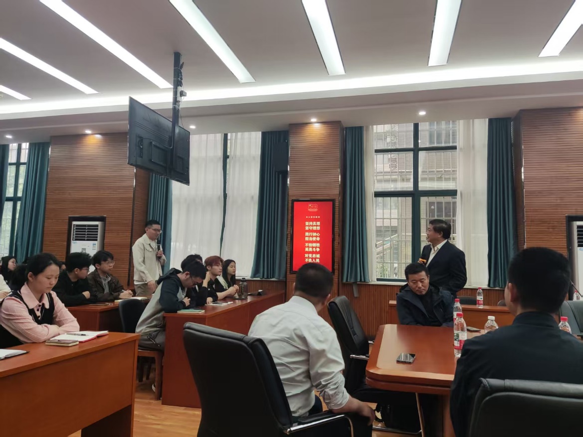 会议室里的人们AI 生成的内容可能不正确。